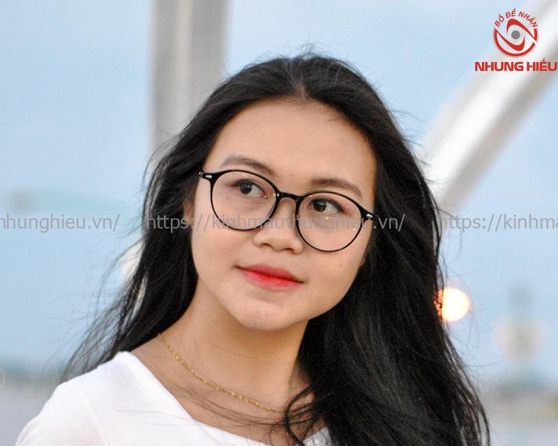 Mẫu kính cận cho người mặt tròn mũi tẹt