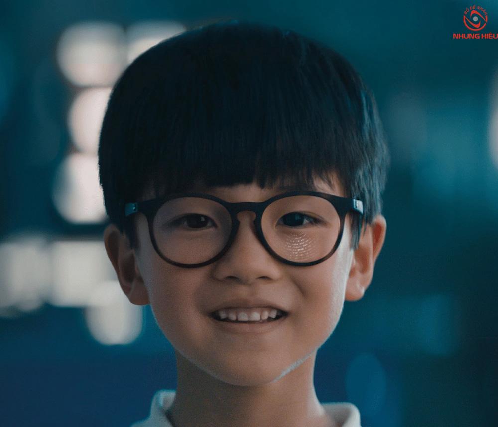 Tròng kính kiểm soát cận thị Essilor Stellest