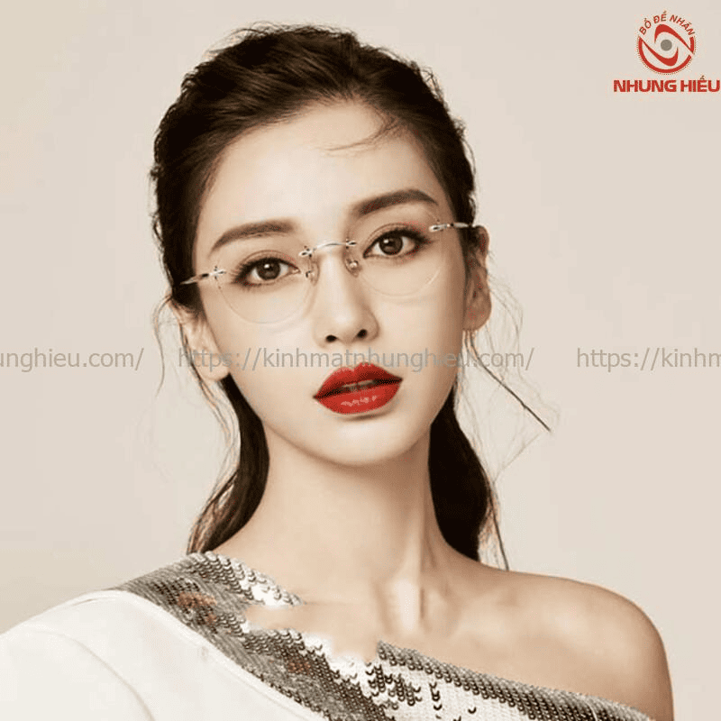 Mắt lươn đeo kính không gọng