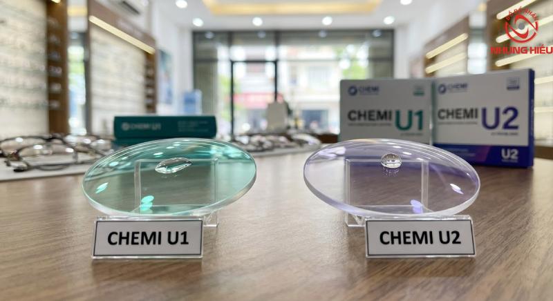 So sánh tròng kính Chemi U1 và U2