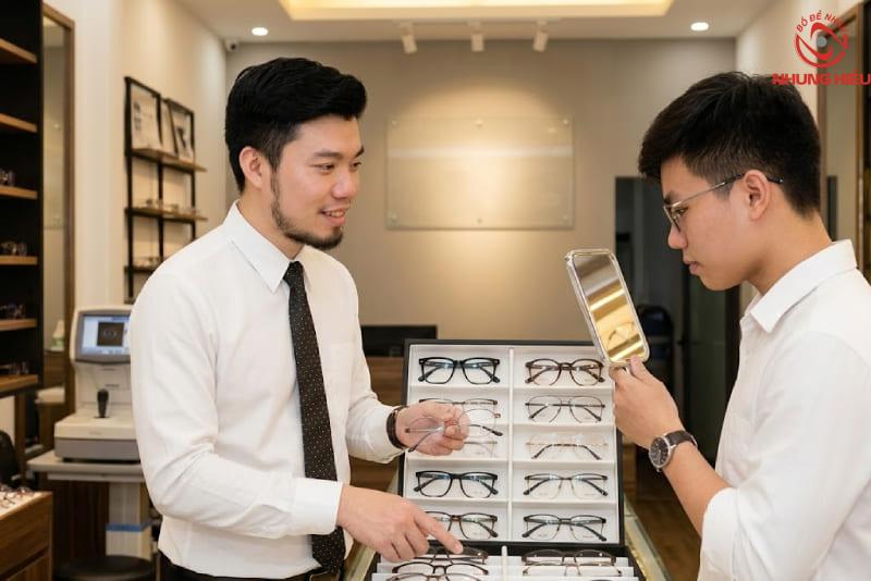 Hướng dẫn chọn gọng kính cận nam